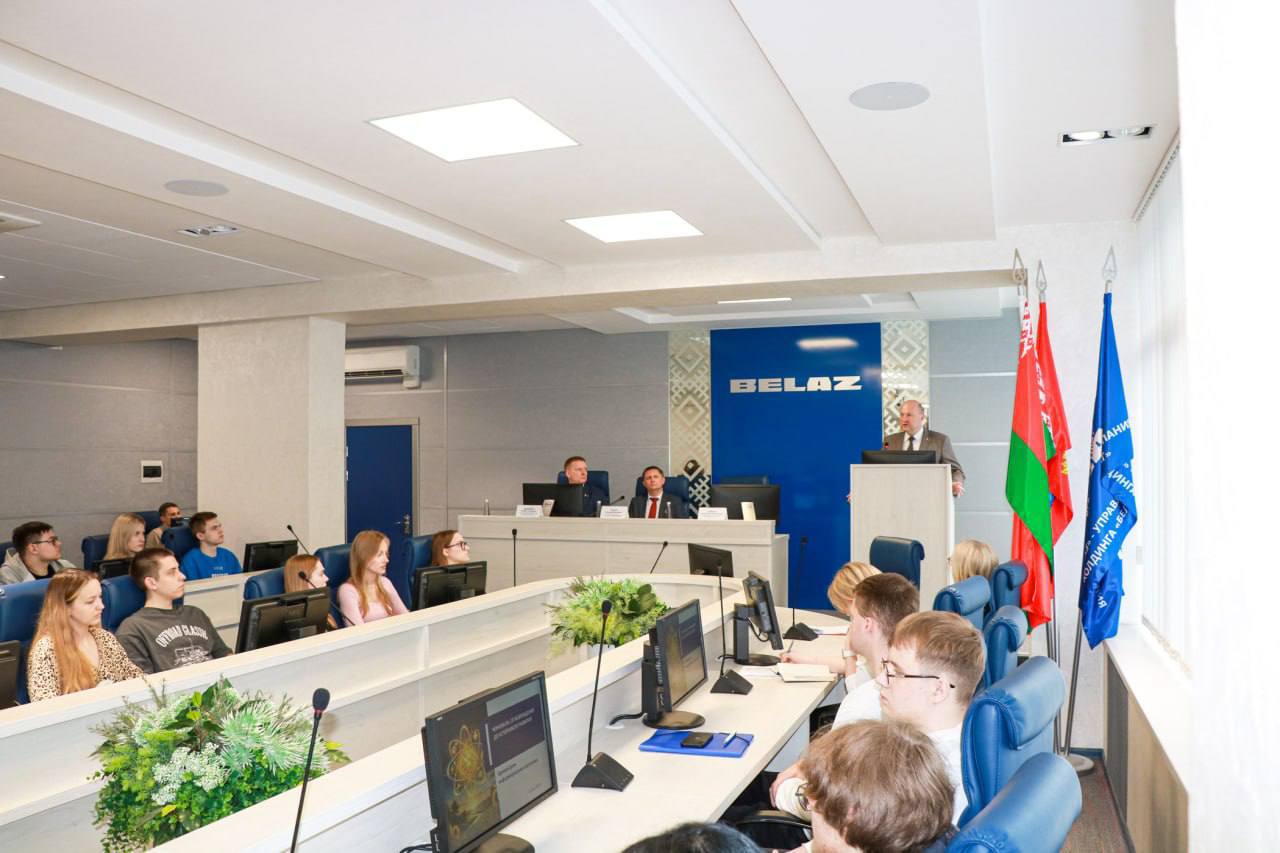 От возрождения до устойчивого развития. На БЕЛАЗе прошел единый день информирования