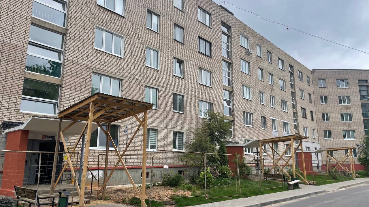 Сразу в шесть городских многоэтажек пришел капремонт. Посмотрели, как продвигаются работы