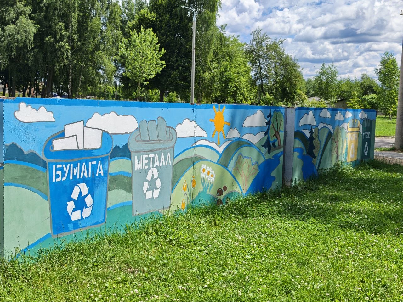 Искусство против серости. В Жодино контейнерные площадки приобретают ухоженный и стильный вид
