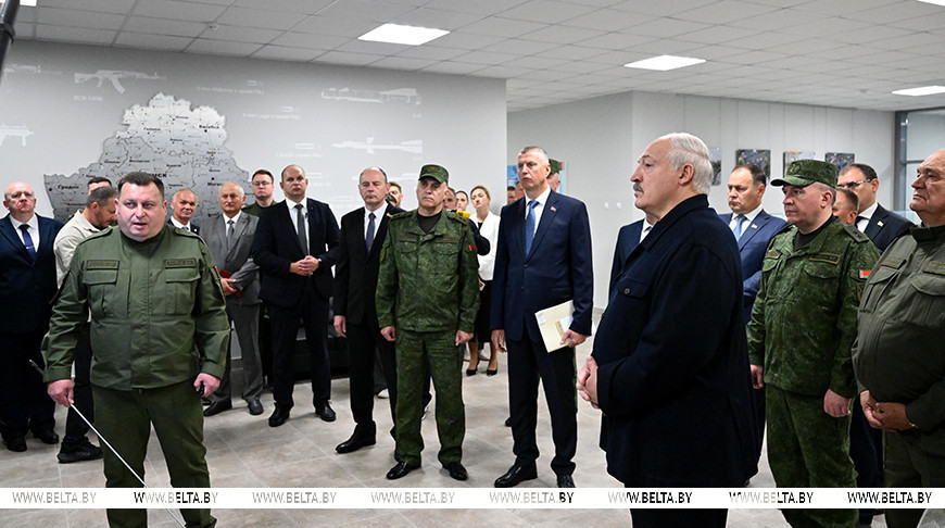 "Это основа любой армии". Президент посетил уникальное отечественное производство стрелкового оружия